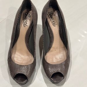 Gucci Peeptoe heels